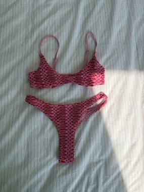 TRIANGLE brand new Pink Crochet-Style Bikini Set